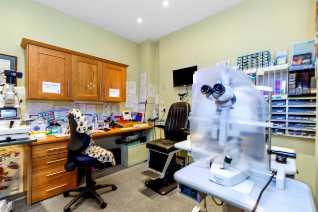 7 Queen Victoria Road, High Wycombe, HP11 1BA 7