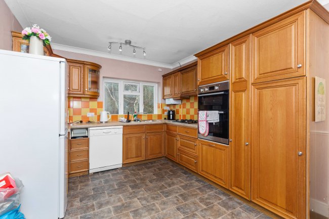 204 - 206 Barnett Wood Lane, Ashtead, KT21 2DB 10