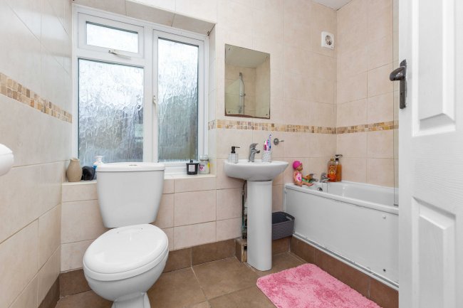 204 - 206 Barnett Wood Lane, Ashtead, KT21 2DB 10