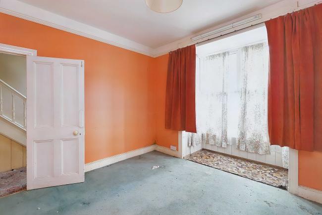 93 Abbotsbury Road, Weymouth, Dorset, DT4 0JU 5