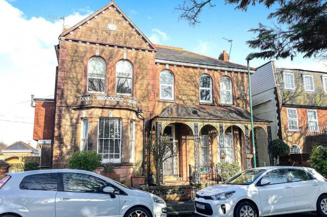 5 Etonhurst, Norfolk Square, Bognor Regis, W Sussex PO21 2JA 4