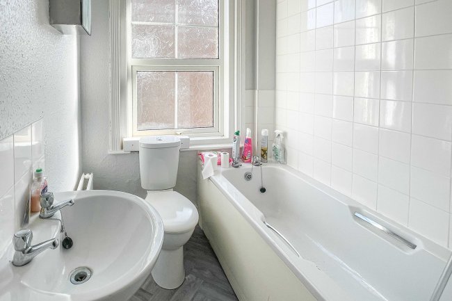 The Cottage, 1 Redoubt Road, Eastbourne, East Sussex, BN22 7DL 1