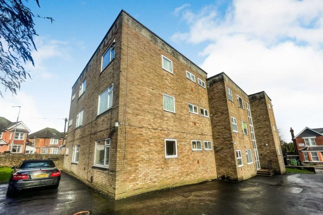 Apartments 2 3 6 10 & 11 Lewes House, 6 Lewes Road, Eastbourne, East Sussex, BN21 2BZ 8