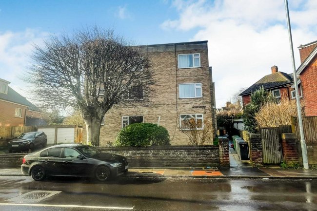 Apartments 2 3 6 10 & 11 Lewes House, 6 Lewes Road, Eastbourne, East Sussex, BN21 2BZ 8