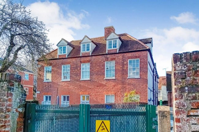 Flats 2, 3, 4, 5, 6, The Red House, Colchester Road, Halstead CO9 2FB 8