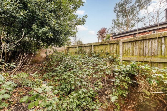 14 Birkbeck Grove, Ealing, London, W3 7QD 9