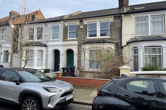 14 Birkbeck Grove, Ealing, London, W3 7QD 9