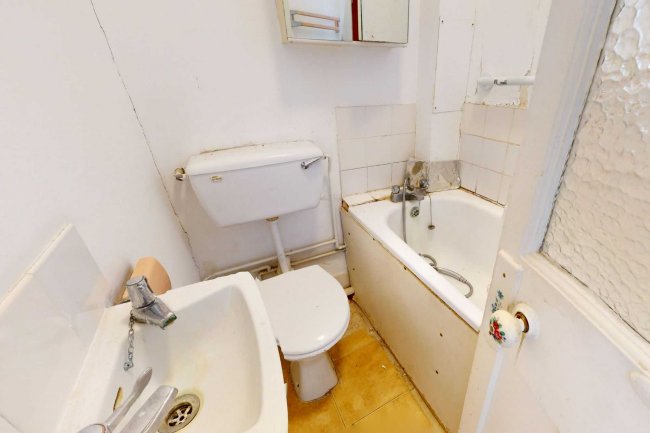 Second Floor Flat, 62 Redcliffe Square, London, SW10 9BN 8