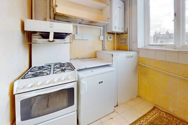 Second Floor Flat, 62 Redcliffe Square, London, SW10 9BN 8