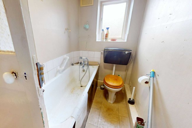 Third Floor Flat, 46 Redcliffe Square, London, SW10 9HQ 4