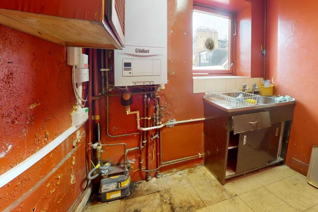 Third Floor Flat, 46 Redcliffe Square, London, SW10 9HQ 4