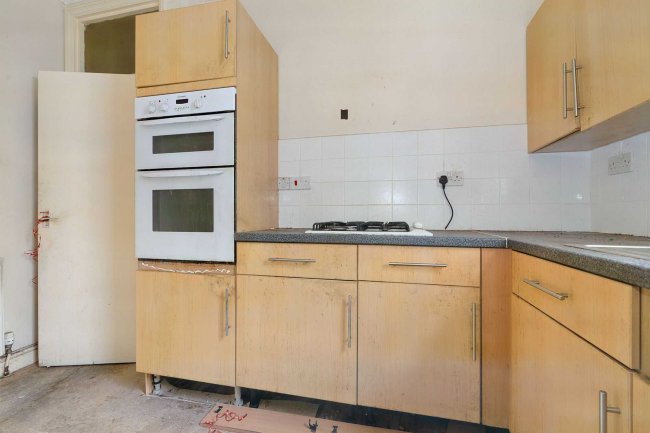 134A Plashet Road, Plaistow,  London E13 0QS 10