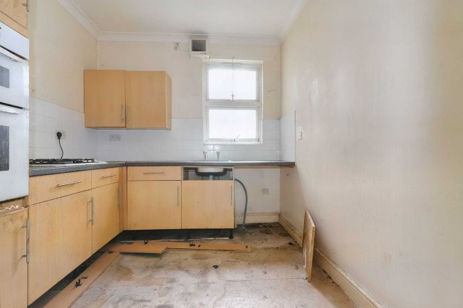 134A Plashet Road, Plaistow,  London E13 0QS 10