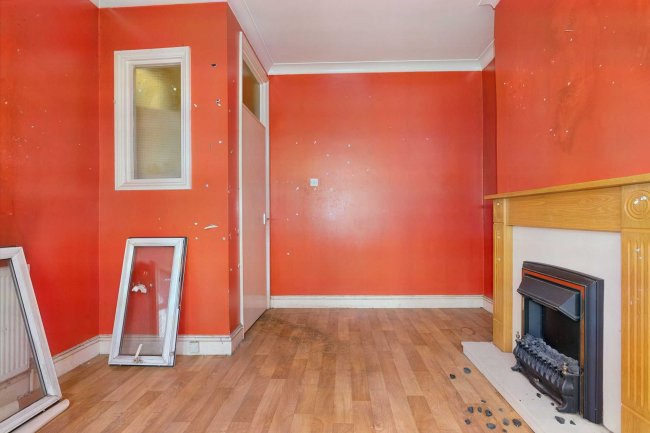 134A Plashet Road, Plaistow,  London E13 0QS 10