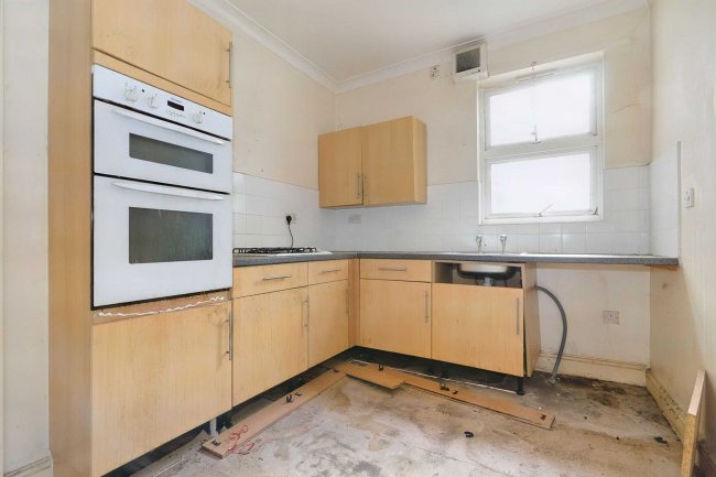 134A Plashet Road, Plaistow,  London E13 0QS 10