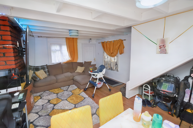 1 Chestnut Cottages, Burton End, Stanstead, CM24 8UJ 2