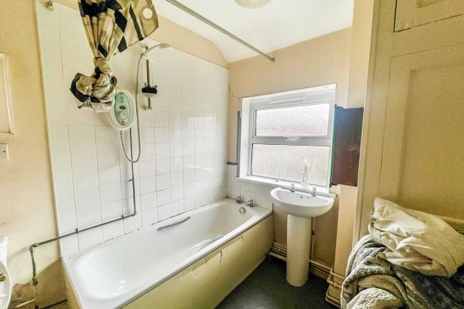 3 Park Avenue, West Bridgford, Nottingham, NG2 6AS 5