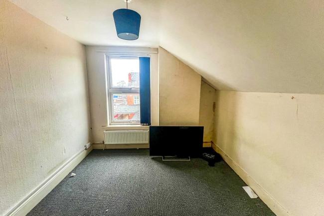 3 Park Avenue, West Bridgford, Nottingham, NG2 6AS 5