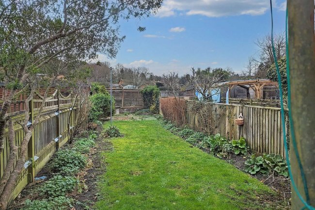 8 Trindles Road, South Nutfield, Surrey RH1 4JN 4