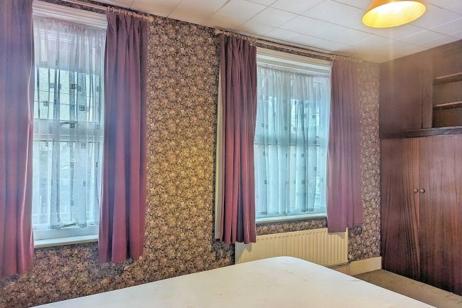 8 Trindles Road, South Nutfield, Surrey RH1 4JN 4