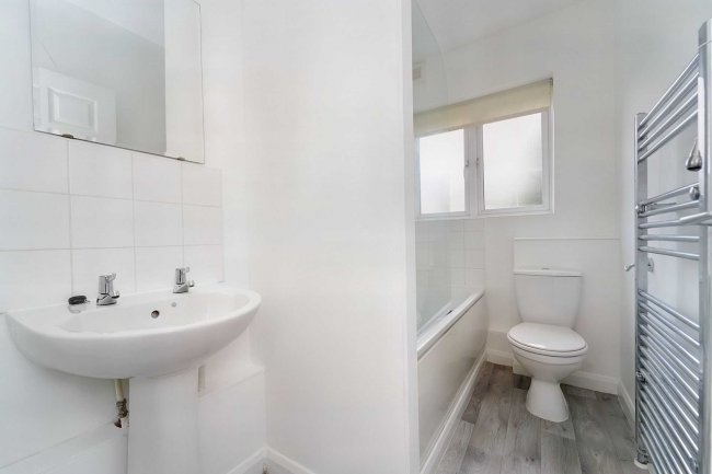 Ben Level & Ben High, Pond Piece, Oxshott, Surrey, KT22 0QU 7