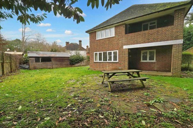 Ben Level & Ben High, Pond Piece, Oxshott, Surrey, KT22 0QU 7