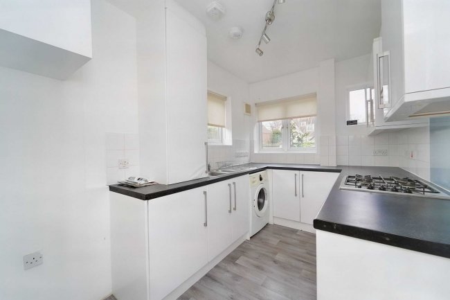 Ben Level & Ben High, Pond Piece, Oxshott, Surrey, KT22 0QU 7