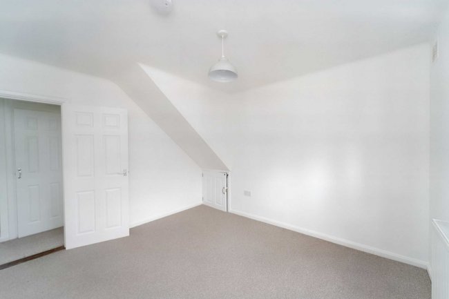 Ben Level & Ben High, Pond Piece, Oxshott, Surrey, KT22 0QU 7