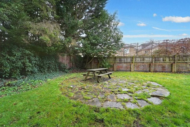 Ben Level & Ben High, Pond Piece, Oxshott, Surrey, KT22 0QU 7