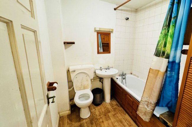 5 New Road, Portsmouth, Hampshire, PO2 7QL 2