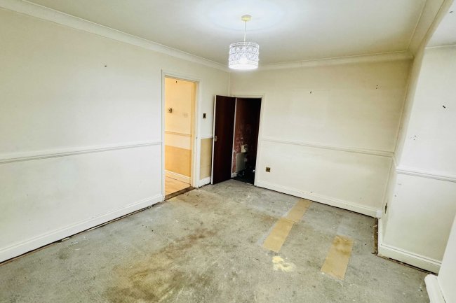 5 New Road, Portsmouth, Hampshire, PO2 7QL 2