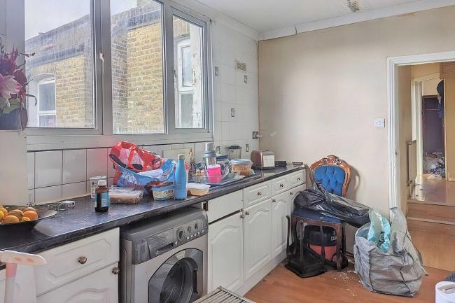 92 Burlington Road, Thornton Heath, Surrey, CR7 8PF 9