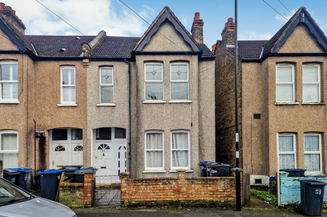 92 Burlington Road, Thornton Heath, Surrey, CR7 8PF 9