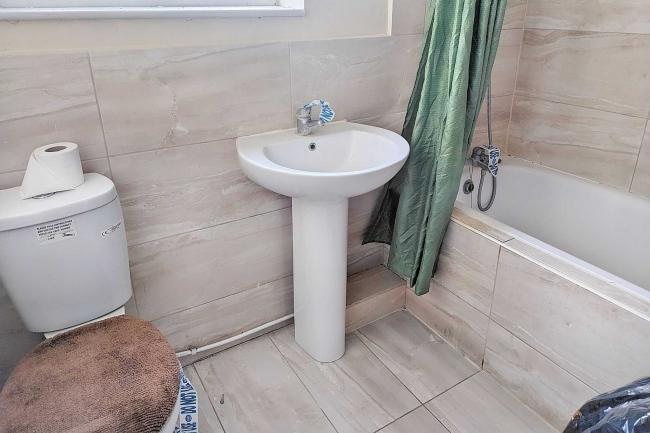 92 Burlington Road, Thornton Heath, Surrey, CR7 8PF 9