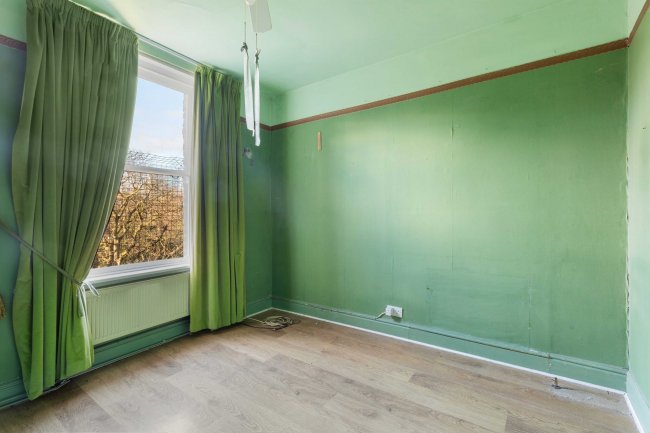 Top Floor Flat, 120 Finborough Road, Chelsea, London, SW10 9AQ 3