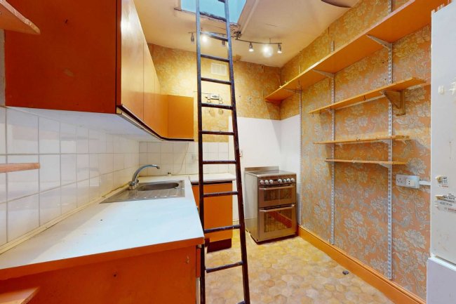 Top Floor Flat, 120 Finborough Road, Chelsea, London, SW10 9AQ 3