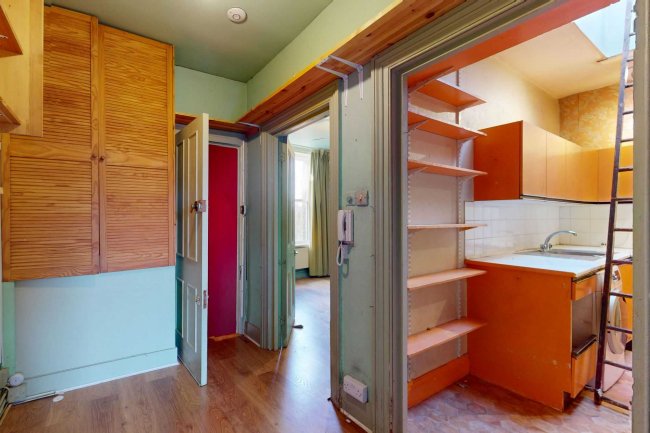 Top Floor Flat, 120 Finborough Road, Chelsea, London, SW10 9AQ 3