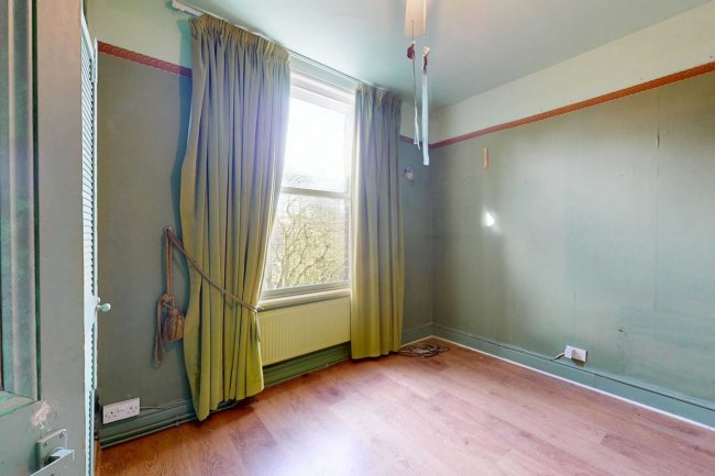 Top Floor Flat, 120 Finborough Road, Chelsea, London, SW10 9AQ 3