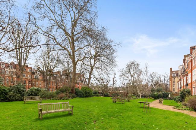 Flat E, 9 Sheffield Terrace, Kensington, London, W8 7NG 2