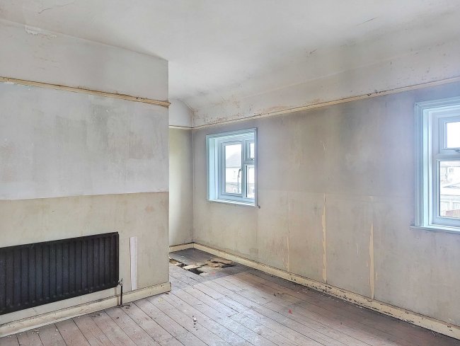 43 Innes Road, Horsham, West Sussex, RH12 4JQ 7