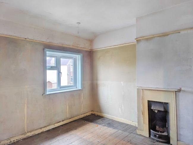 43 Innes Road, Horsham, West Sussex, RH12 4JQ 7