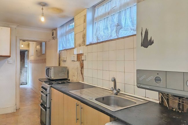 198A St. James's Road, Croydon, Surrey, CR0 2BW 5