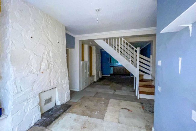 47 Rostella Road, Tooting, London SW17 0HU 5