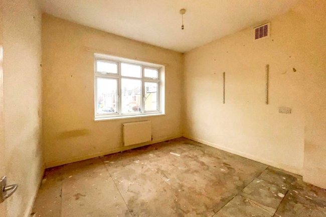 47 Rostella Road, Tooting, London SW17 0HU 5