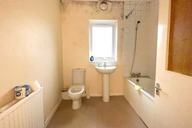 47 Rostella Road, Tooting, London SW17 0HU 5