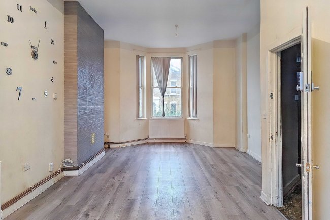 57 Barry Road, East Dulwich, London SE22 0HR 6