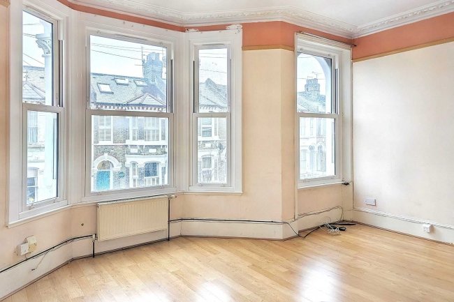 62a and 62b Lavender Sweep, Battersea, London SW11 1HD 4