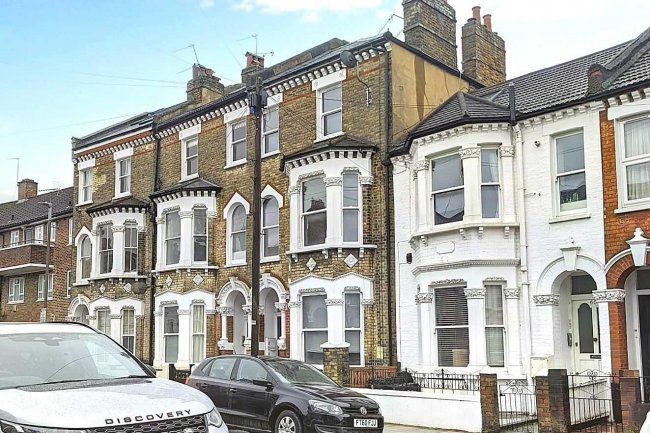 62a and 62b Lavender Sweep, Battersea, London SW11 1HD 4