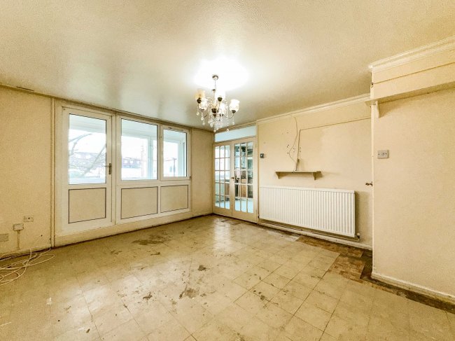 147 Waverley Road, Tottenham, N17 0PB 1