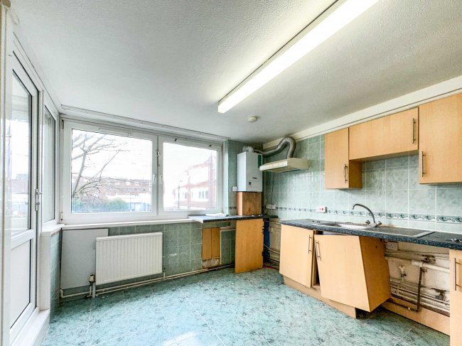 147 Waverley Road, Tottenham, N17 0PB 1